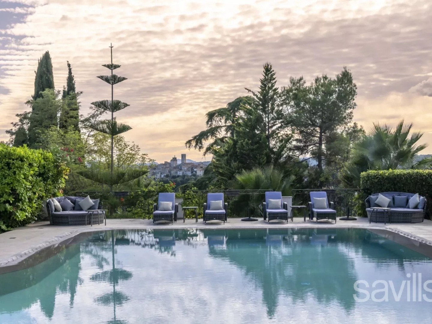 Villa somptueuse face au village de Saint-Paul de Vence