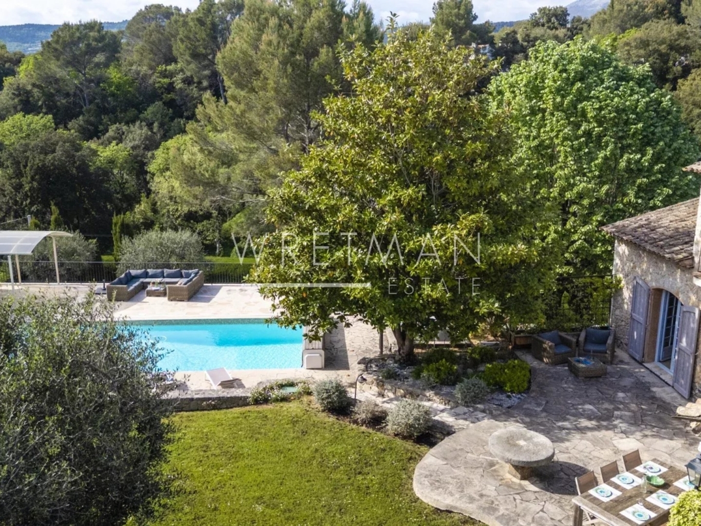 Maison à vendre - 7 pièces - 320m2 - Grasse (06130)