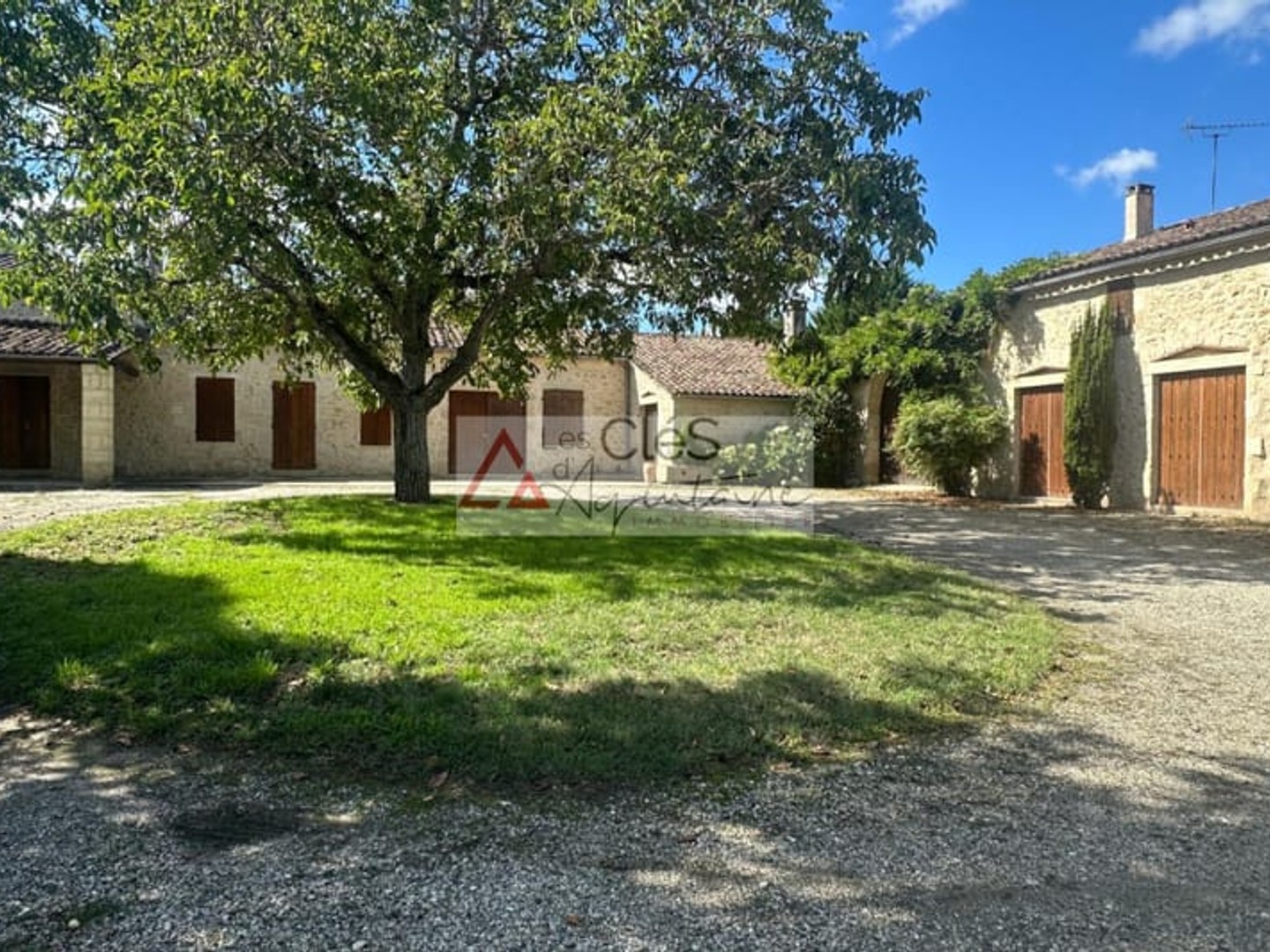 Maison à vendre - 9 pièces - 225m2 - Langon (33210)