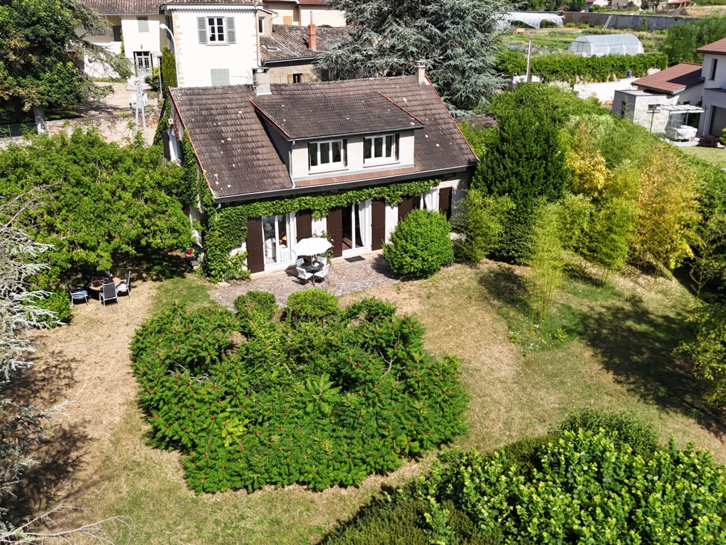 Maison familiale 162 m² avec parc de 1 600 m² piscinable à Saint-Cyr-au-Mont-d'Or