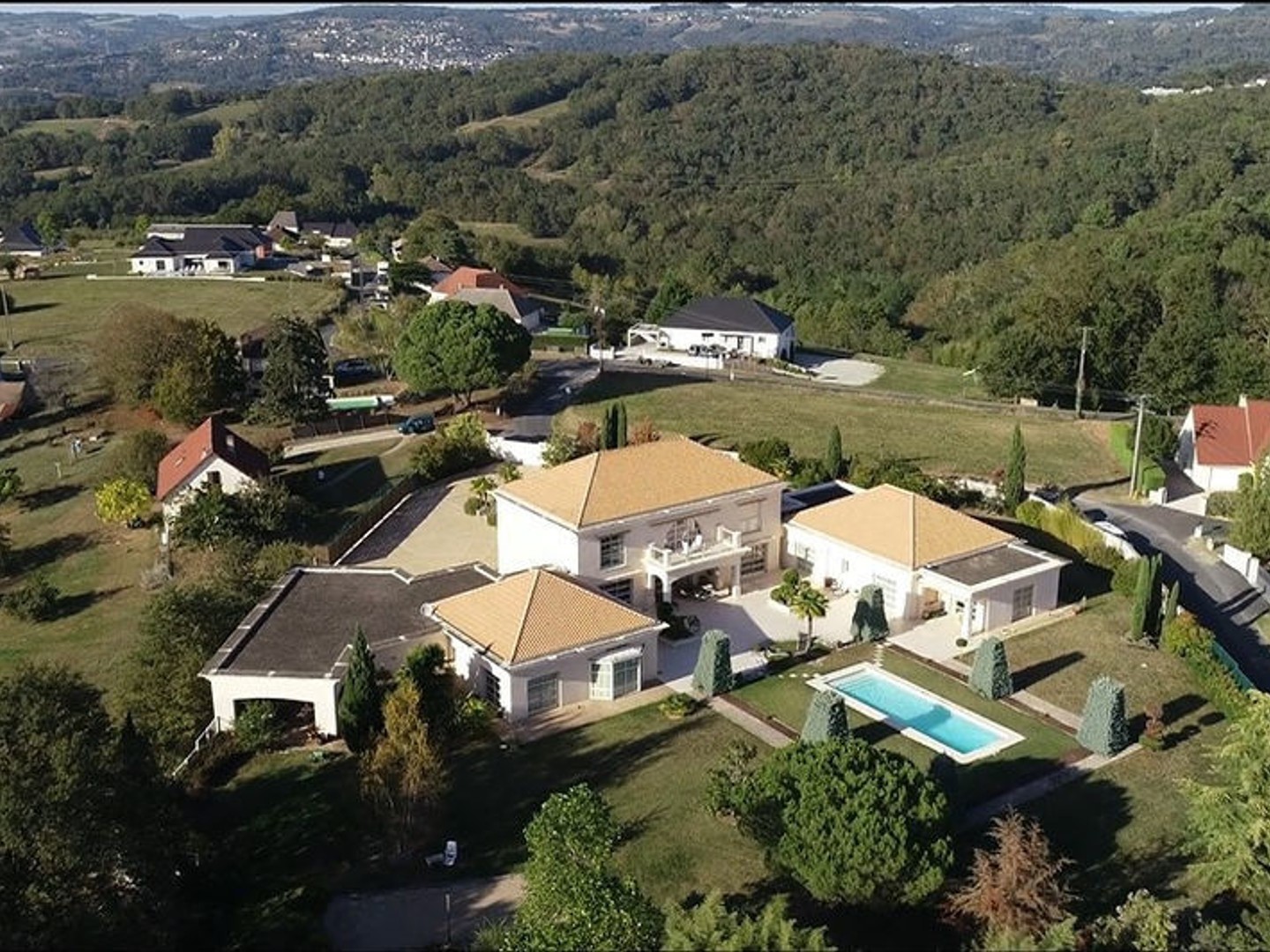 USSAC Propriété de prestige de 2004 de 13 pièces d'environ 630 m2 habitables sur 56.50 ares