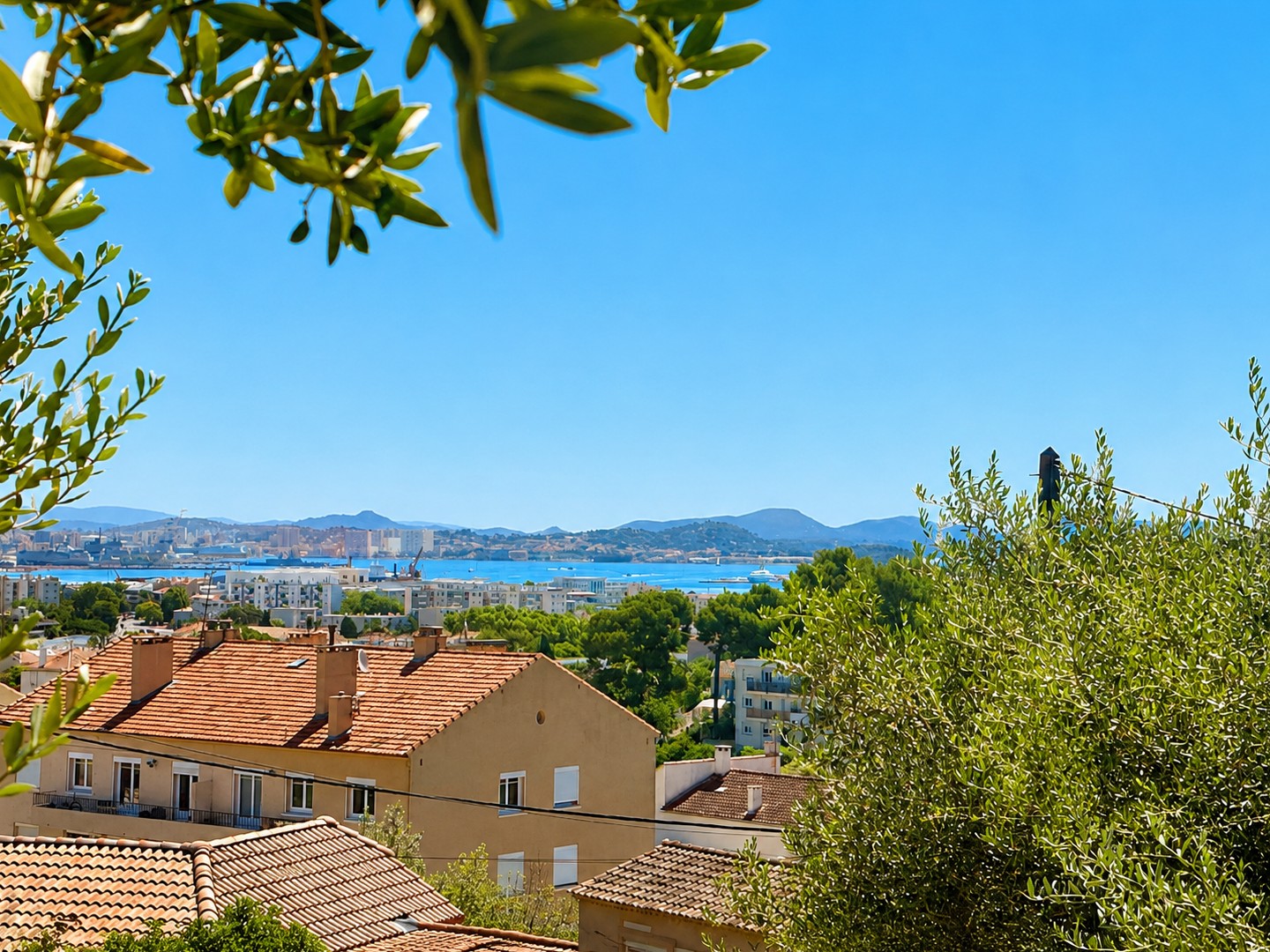 Maison à vendre - 4 pièces - 112m2 - La Seyne-Sur-Mer (83500)