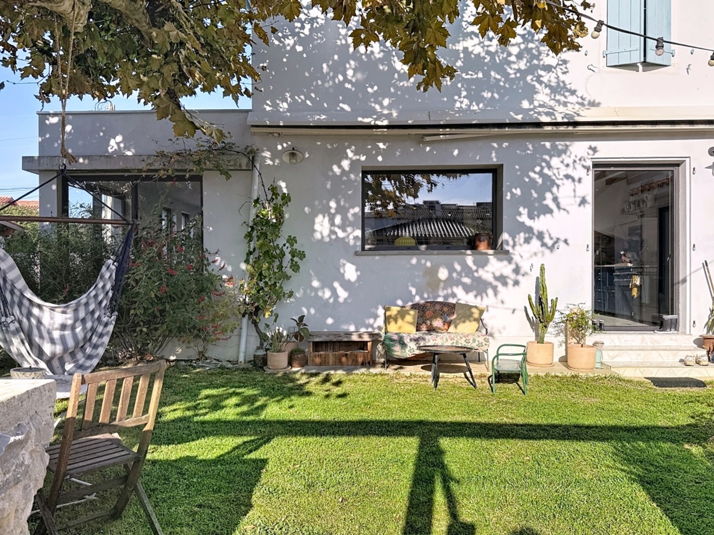 Ensemble immobilier (maison + appartement) avec piscine