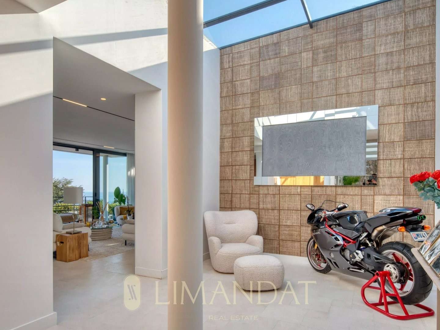 Villa 5 pièces 246 m²