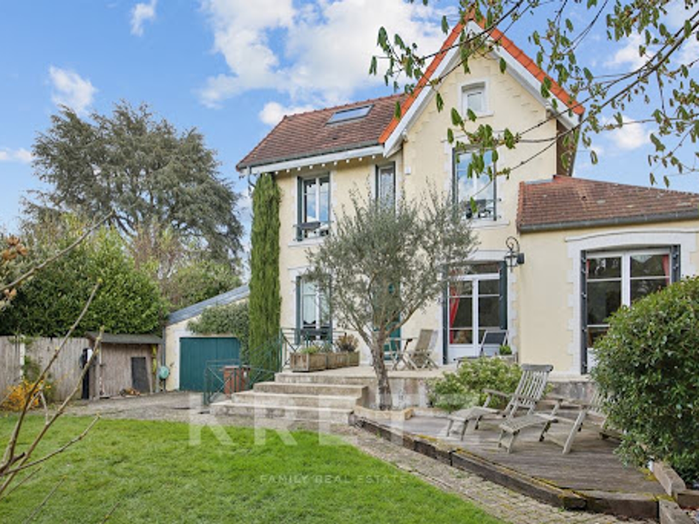 Maison 7 pièces 215 m²