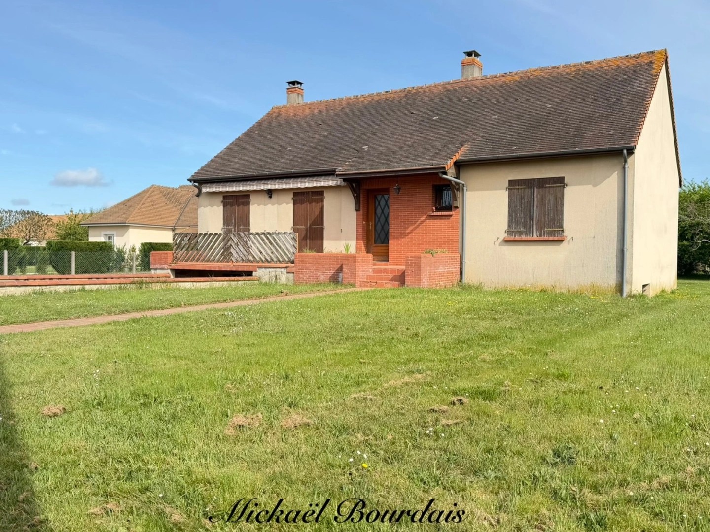 Maison sur sous-sol - 2 chambres - Environnement calme - 1000 m2 de Terrain clos