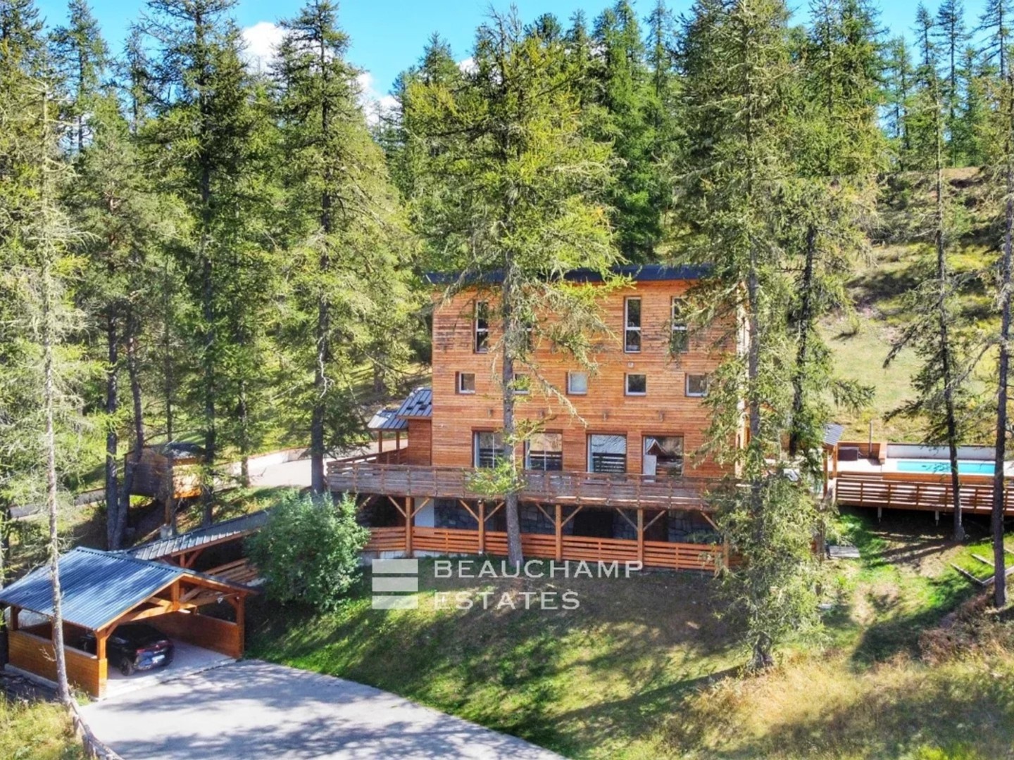 Chalet au coeur des Alpes avec piscine - Valberg