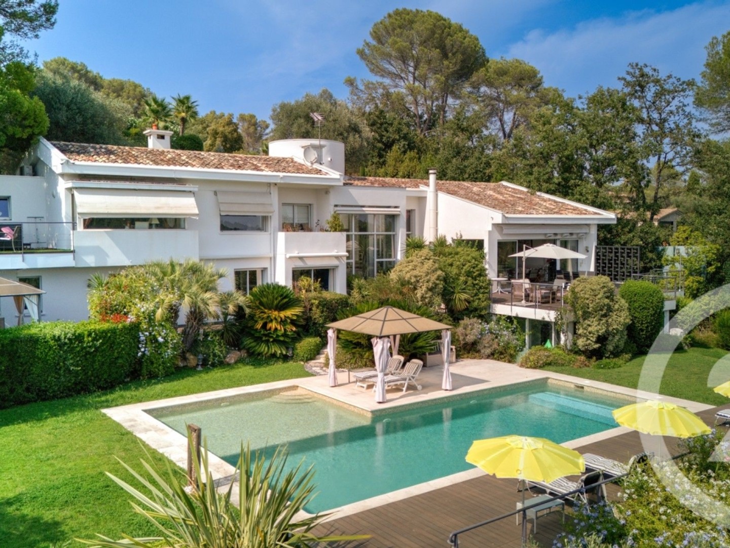 Maison 15 pièces 519 m²