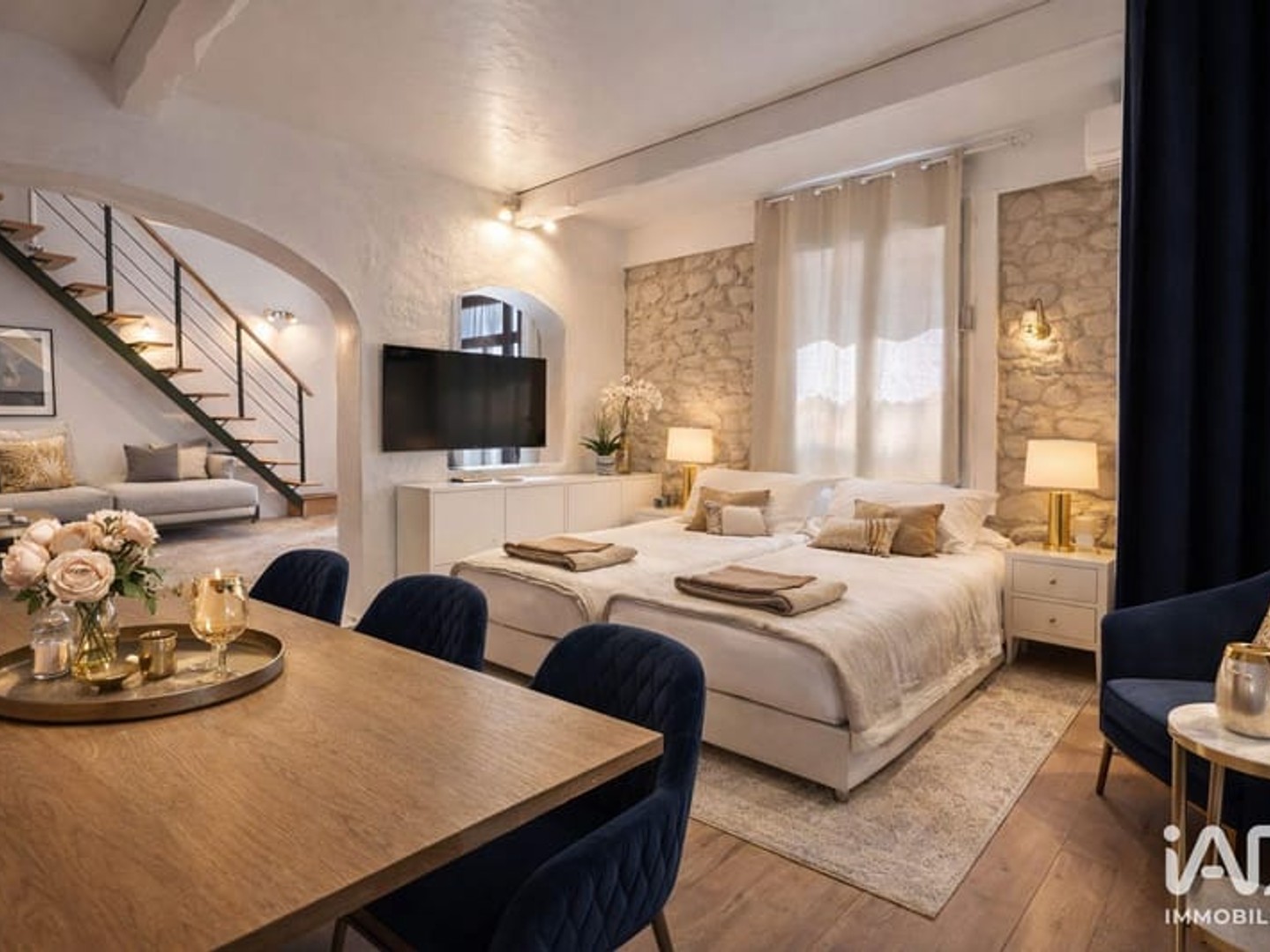 Immeuble à vendre - 465m2 - Fréjus (83600)