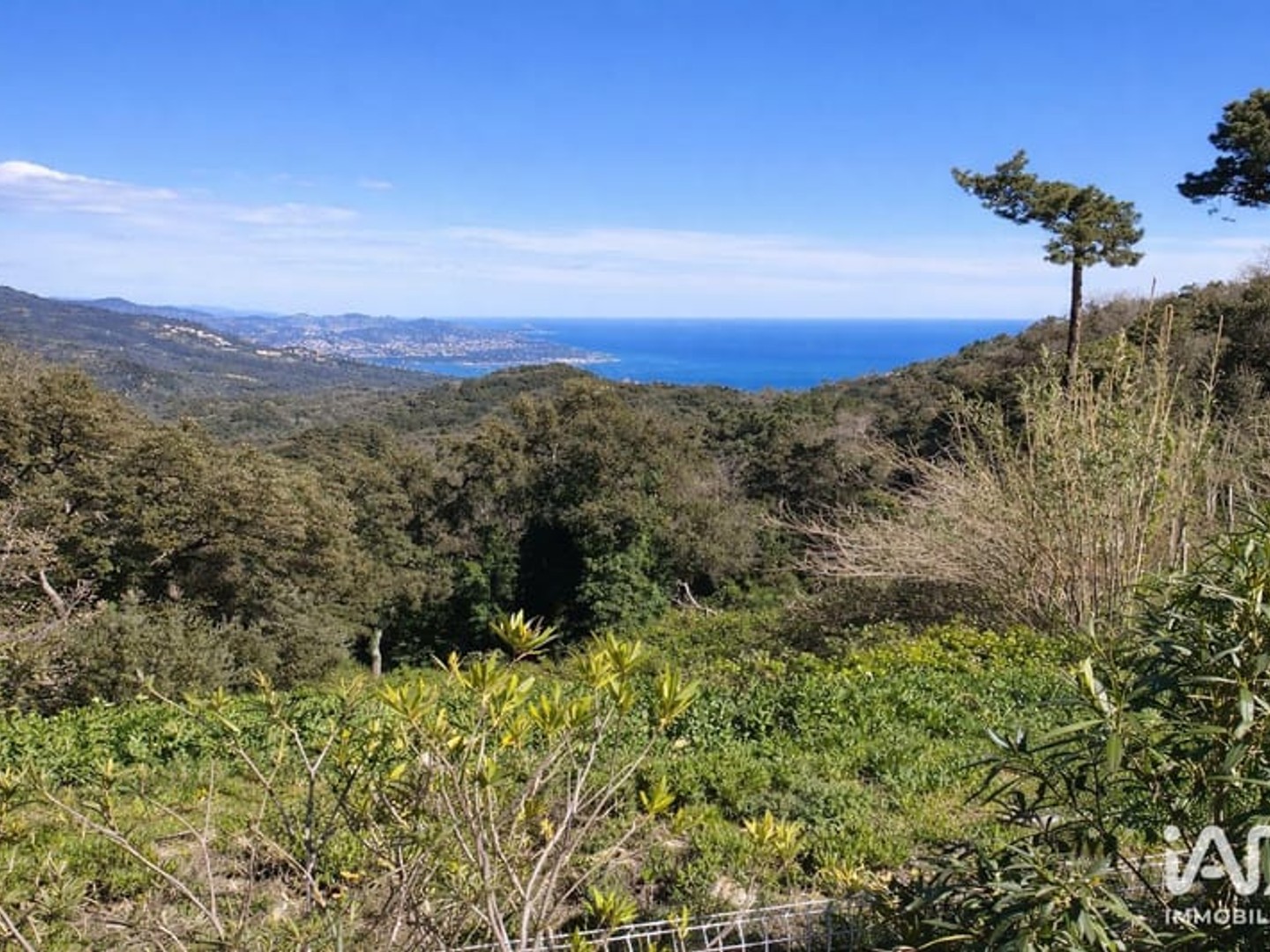 Immeuble à vendre - 465m2 - Fréjus (83600)