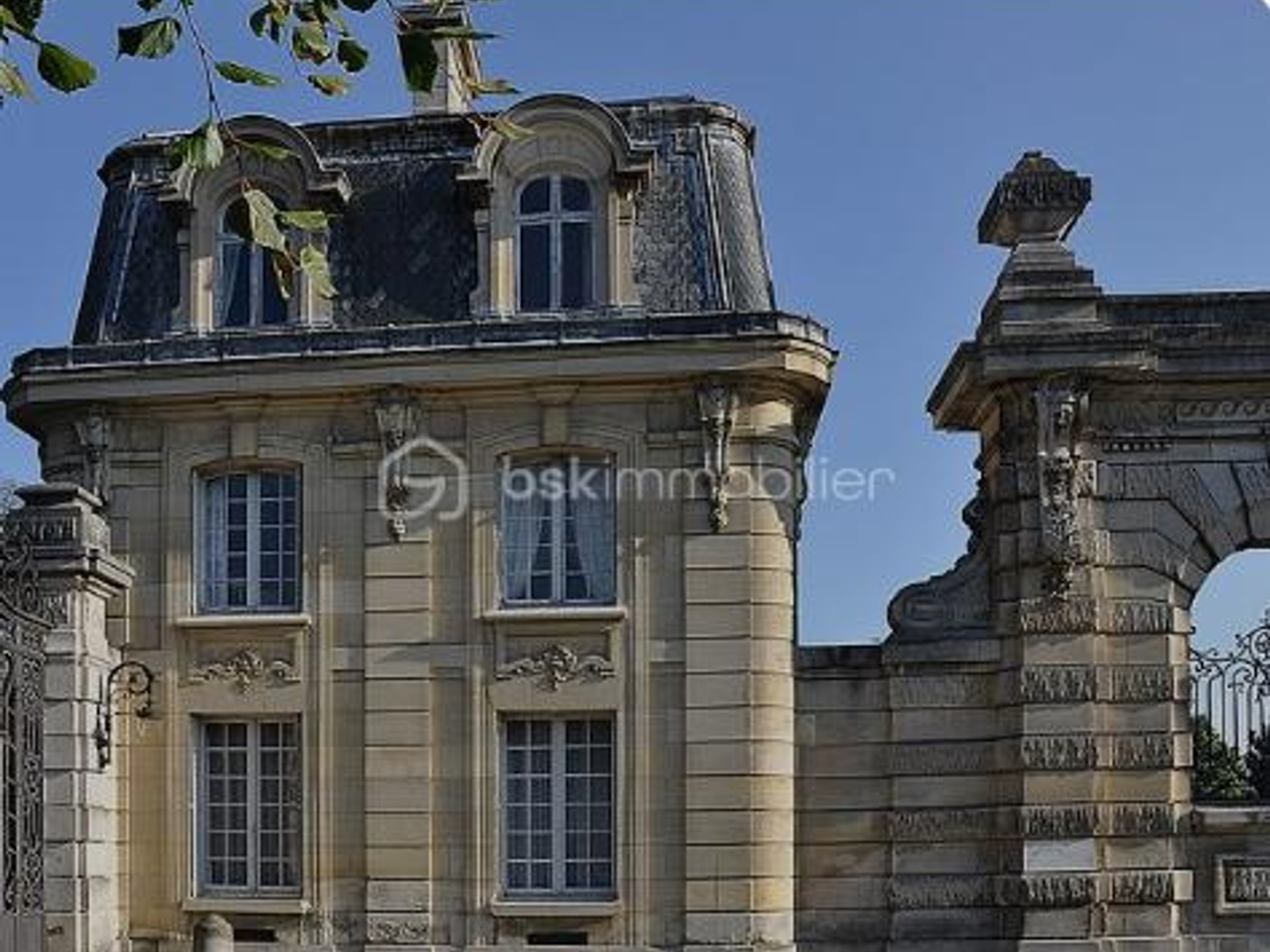 Maison 10 pièces 790 m²