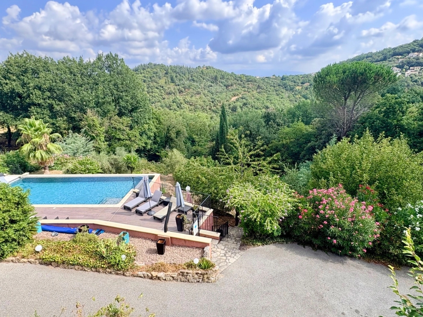 Maison 15 pièces 500 m²