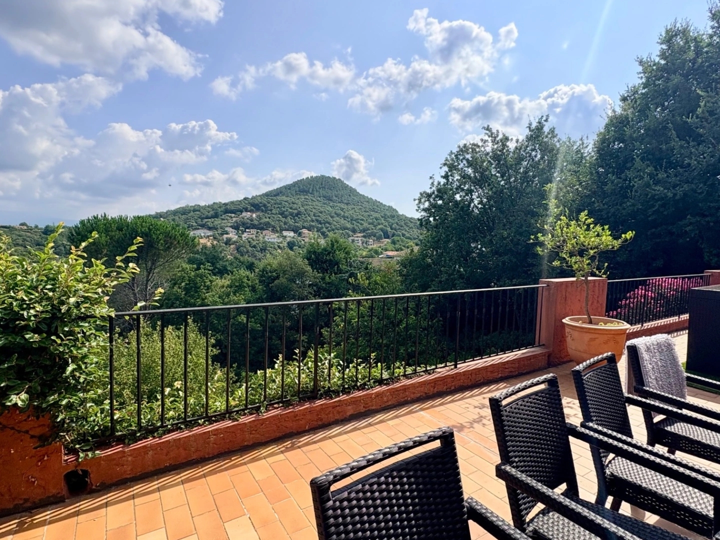 Maison à vendre - 15 pièces - 500m2 - Les Adrets-De-L'e... (83600)