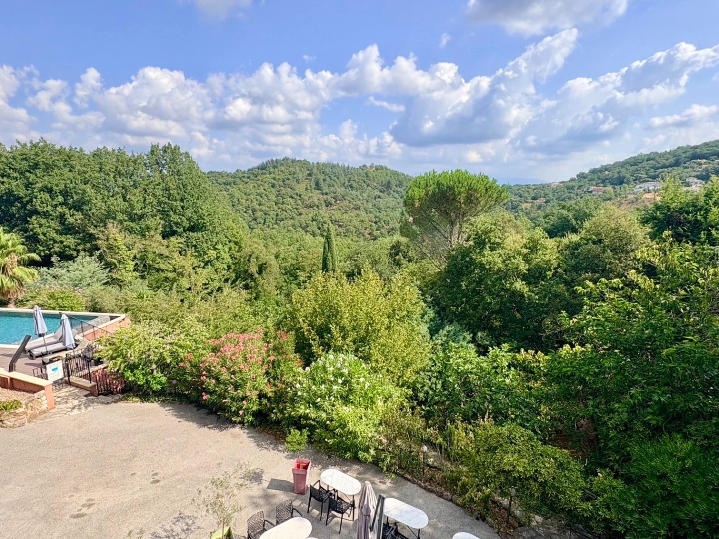 Maison à vendre - 15 pièces - 500m2 - Les Adrets-De-L'e... (83600)