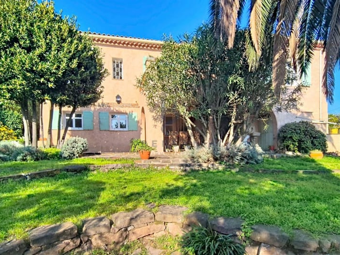Maison à vendre - 5 pièces - 150m2 - Saint-Raphaël (83700)