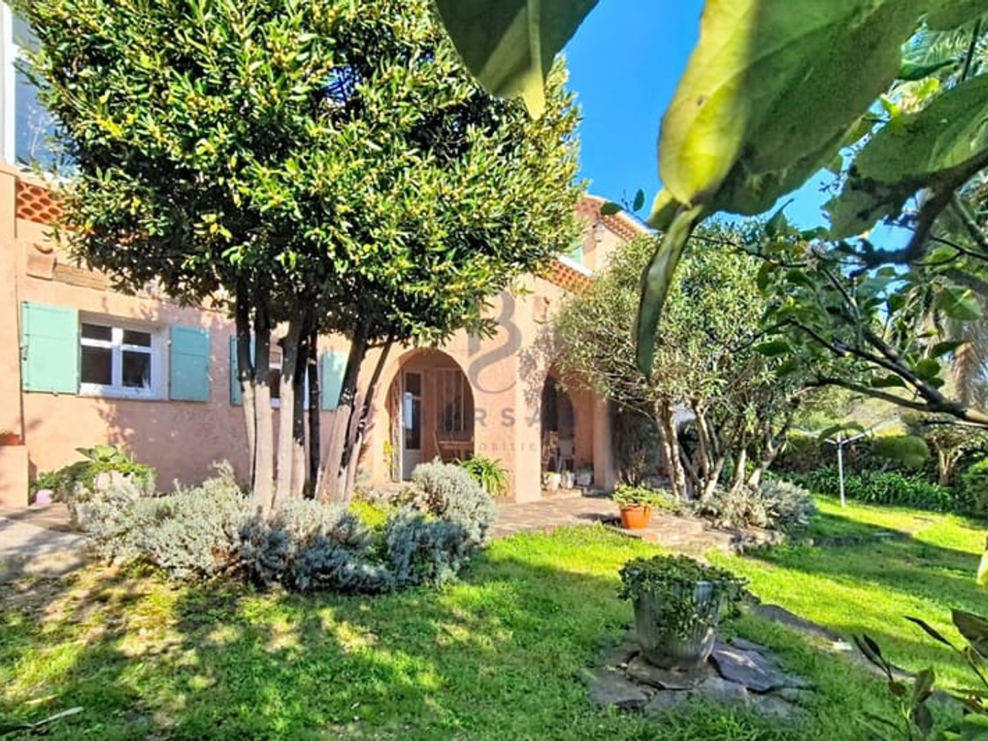 Maison à vendre - 5 pièces - 150m2 - Saint-Raphaël (83700)