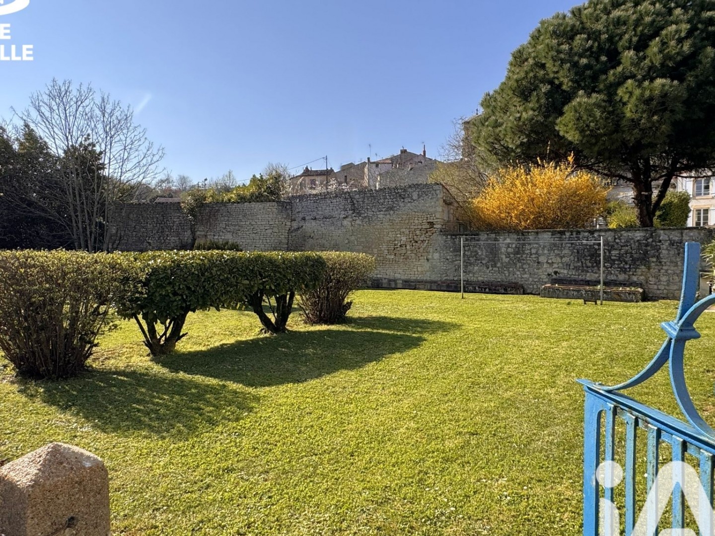 Maison à vendre - 3 pièces - 67m2 - Fontenay-Le-Comte (85200)