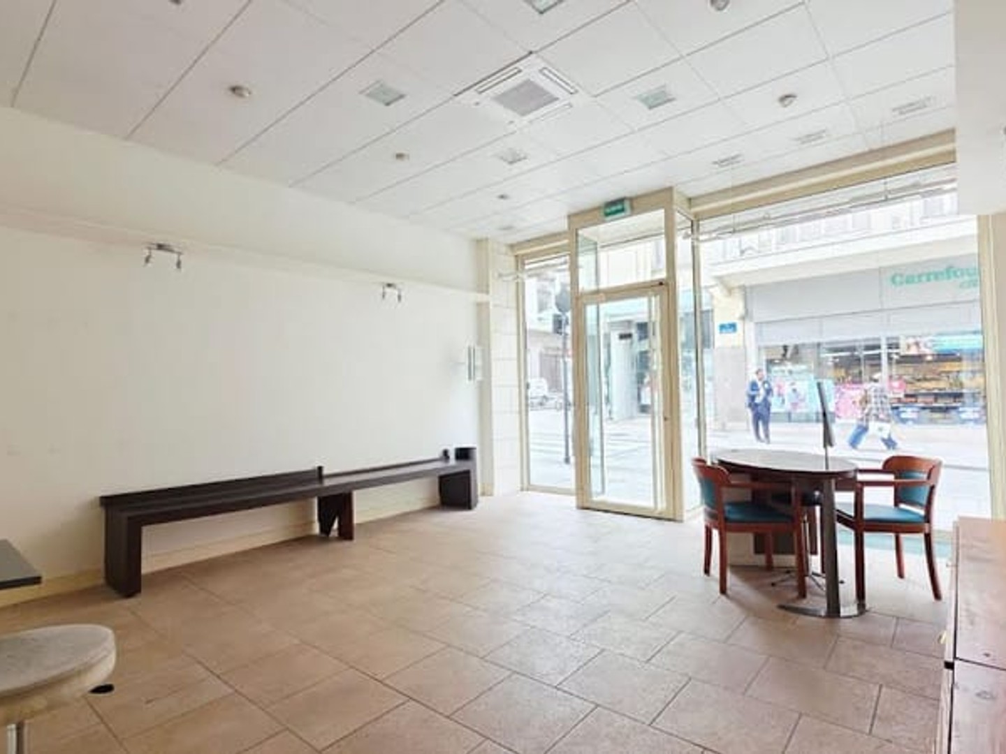 Magasin à vendre - 3 pièces - 57m2 - Bourges (18000)