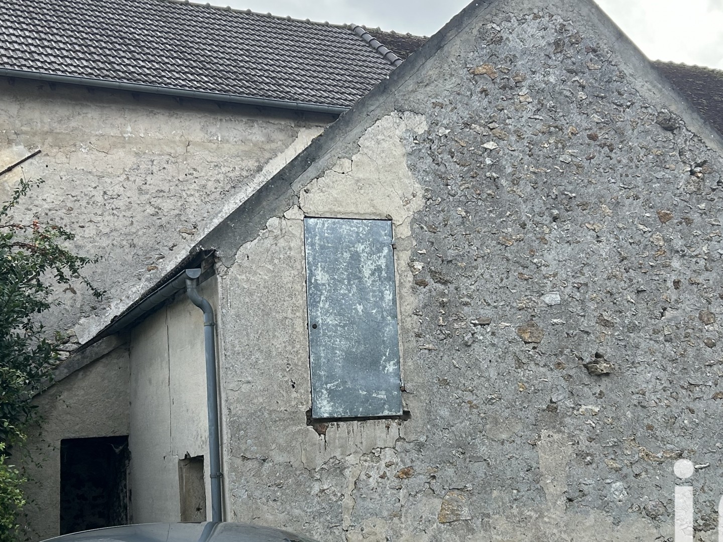 Locaux à vendre - 90m2 - Saint-Cyr-Sur-Morin (77750)