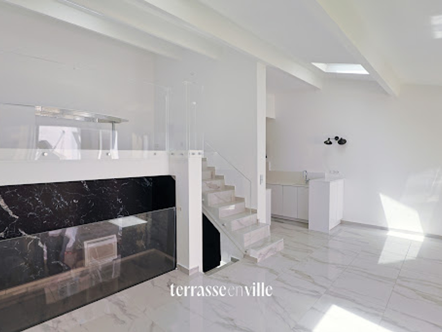 Appartement à vendre - 4 pièces - 130m2 - Marseille 6e (13006)