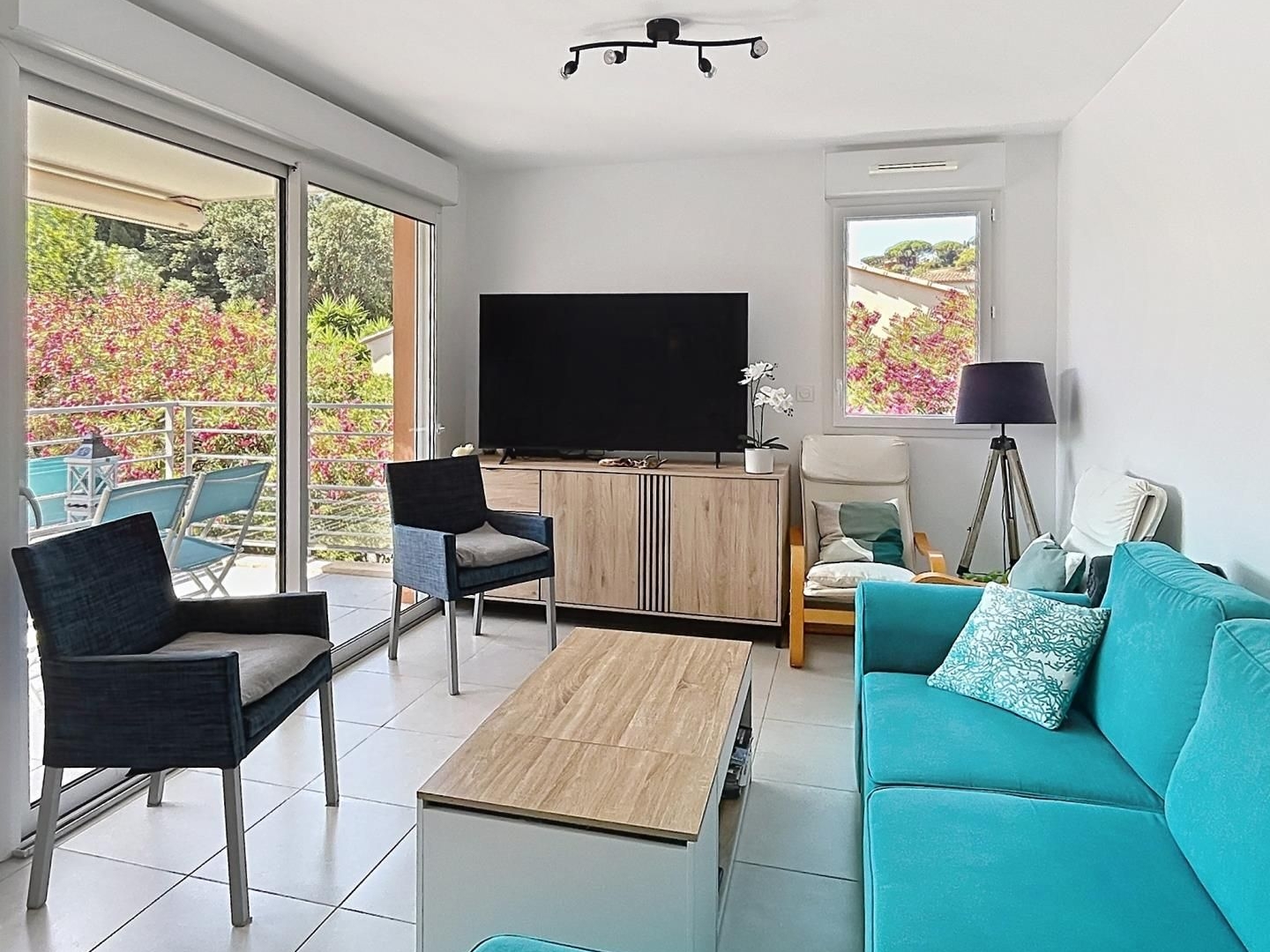 Appartement à vendre - 3 pièces - 65m2 - Cavalaire-Sur-Mer (83240)