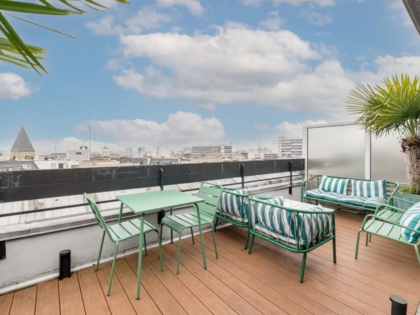 75018 - Quartier Vauvenargues/Ordener - Duplex d'exception avec terrasse et vue majestueuse sur le Sacré-Coeur