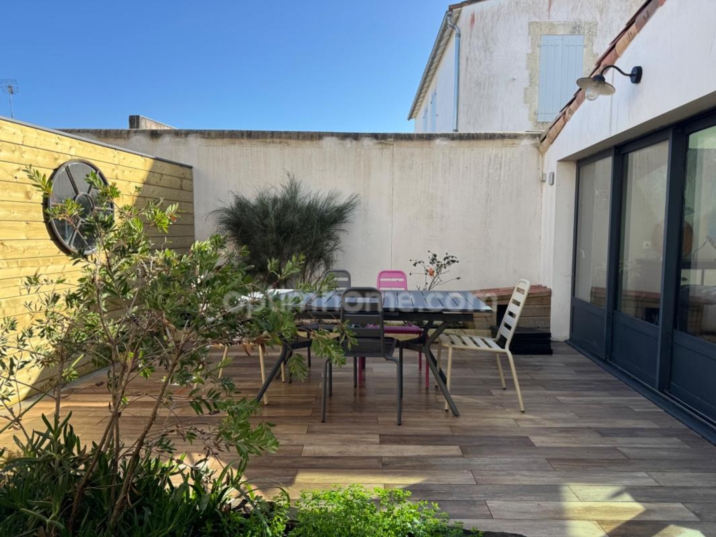 Immeuble à vendre - 6 pièces - 212m2 - La Flotte (17630)