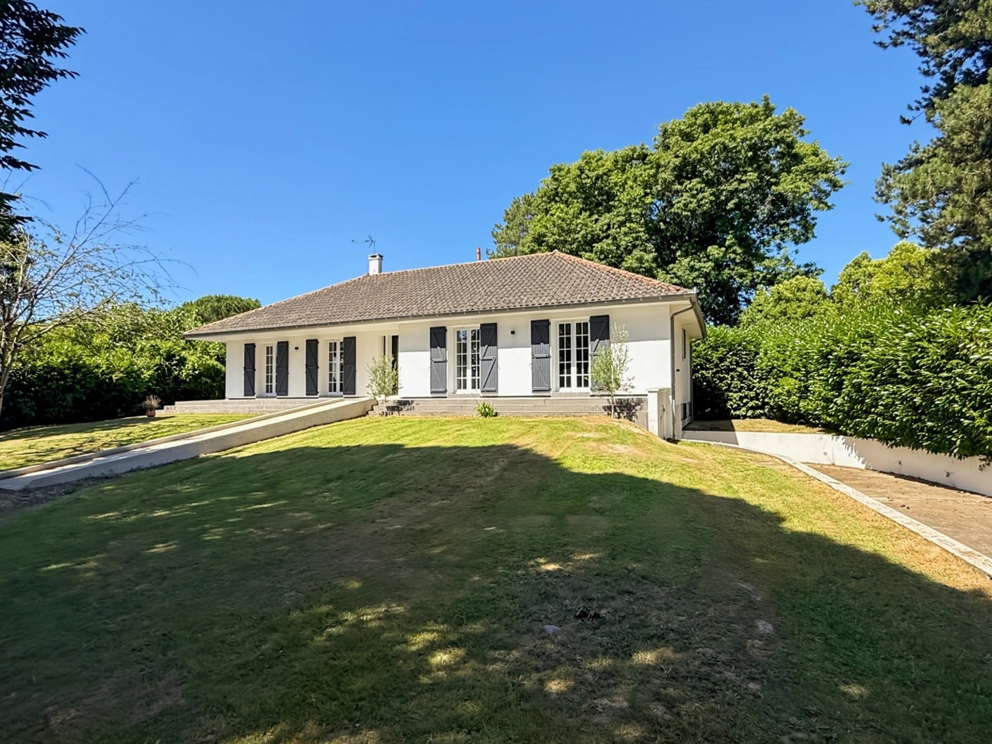 Maison à vendre - 4 pièces - 140m2 - Aire-Sur-L'adour (40800)