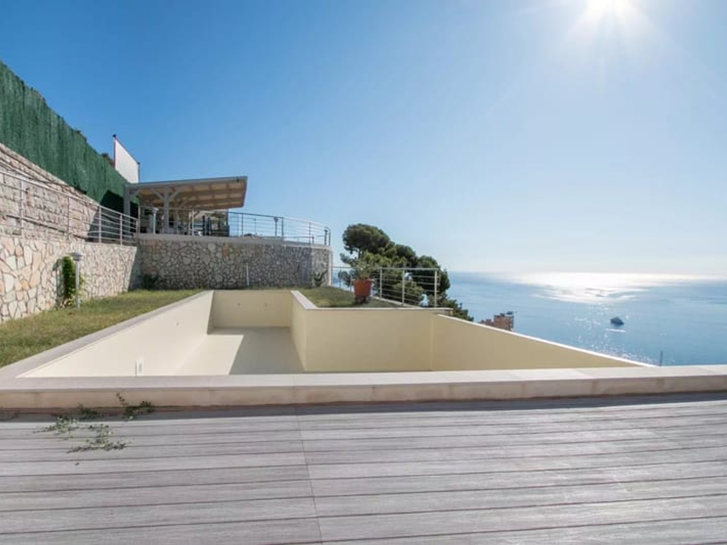 Maison à vendre - 6 pièces - 220m2 - Beausoleil (06240)