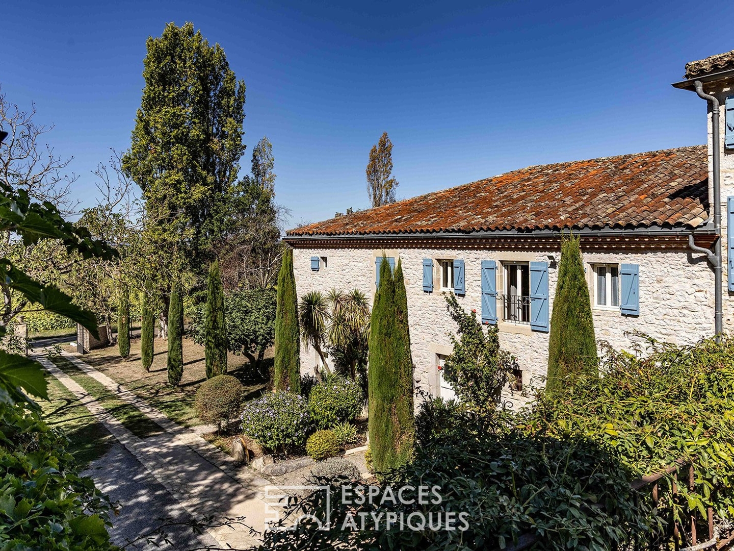 Immeuble à vendre - 13 pièces - 804m2 - Bruniquel (82800)