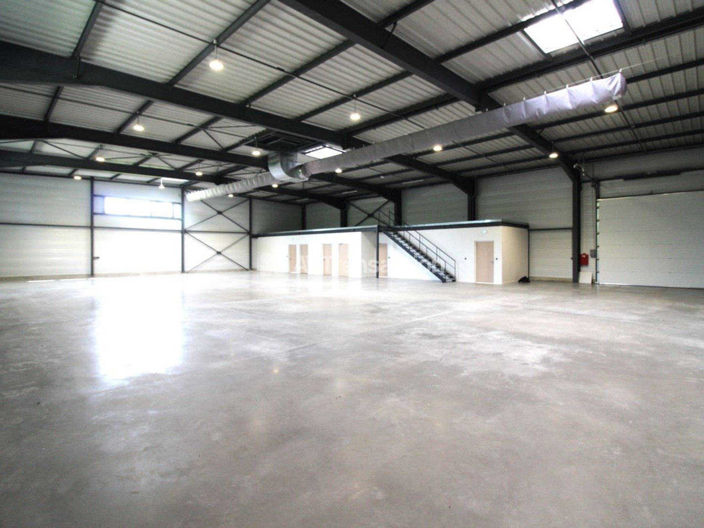 Autre à vendre - 684m2 - Aoste (38490)