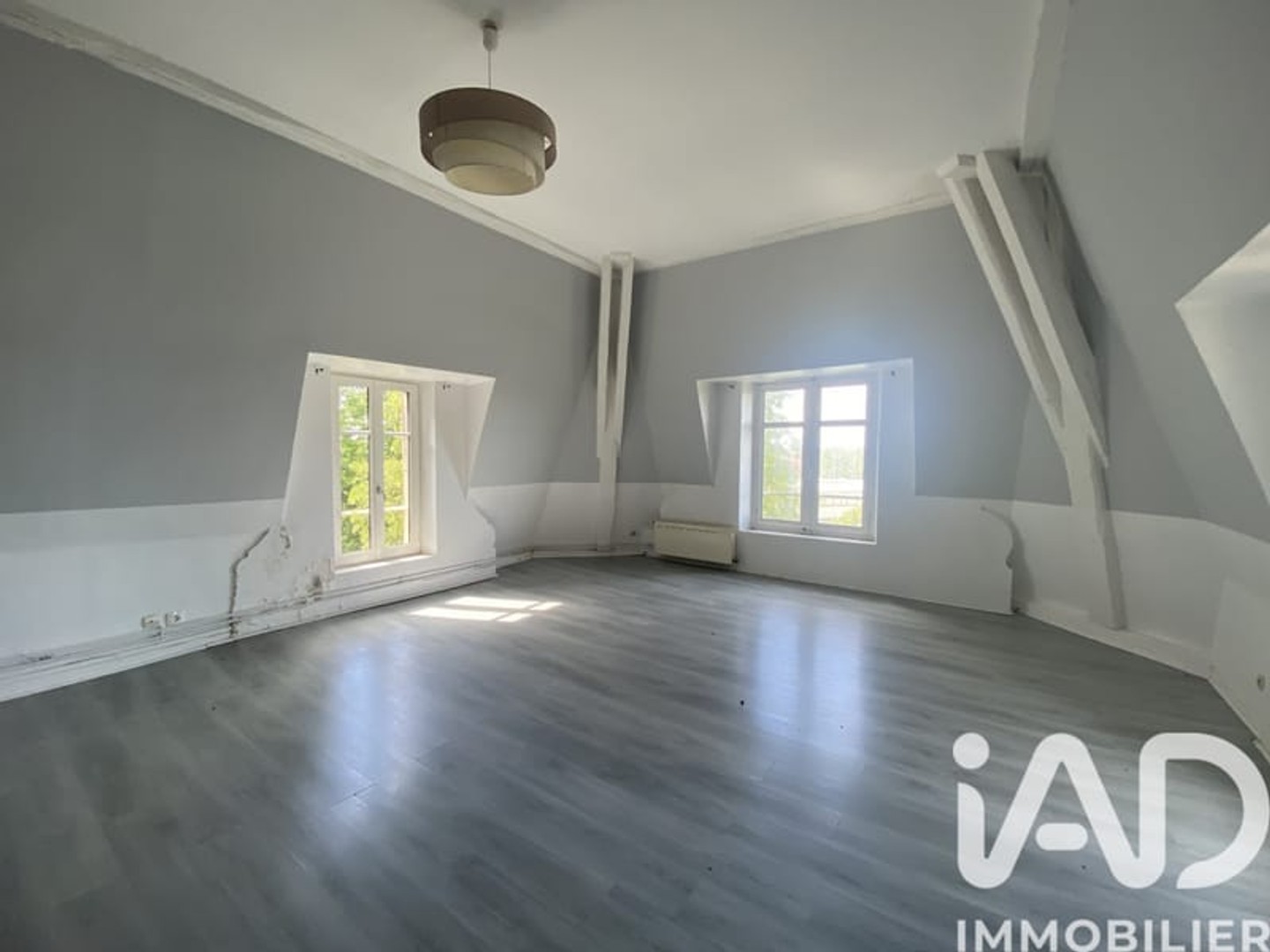 Maison à vendre - 1200m2 - Châlons-En-Champagne (51000)