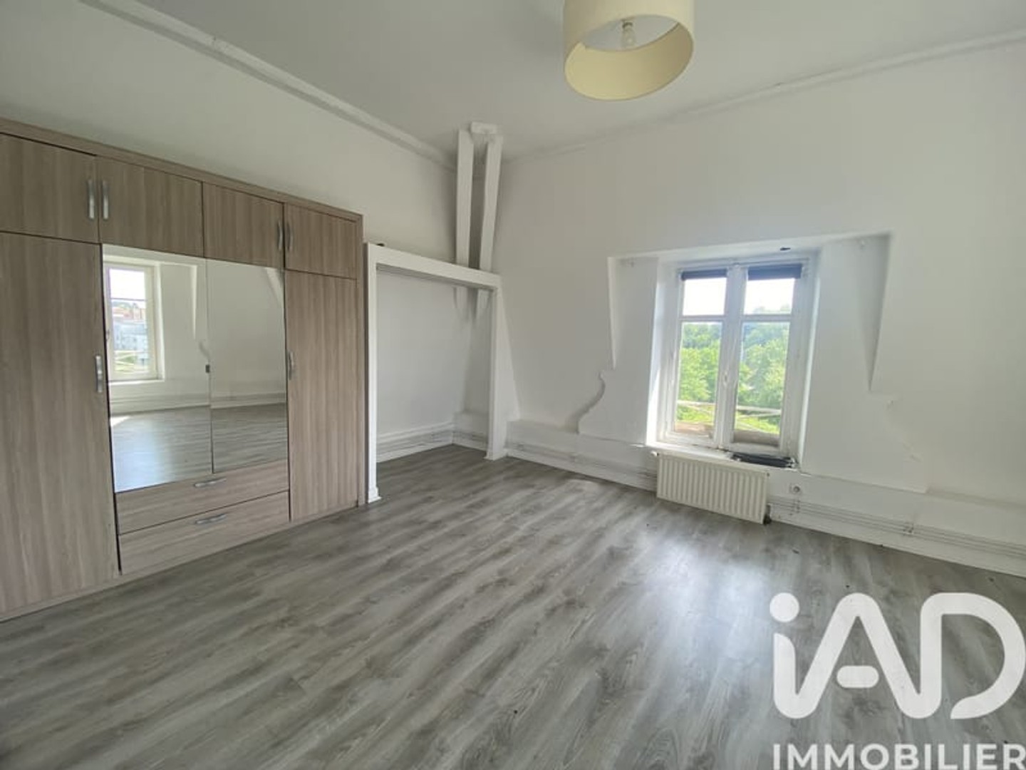 Maison à vendre - 1200m2 - Châlons-En-Champagne (51000)