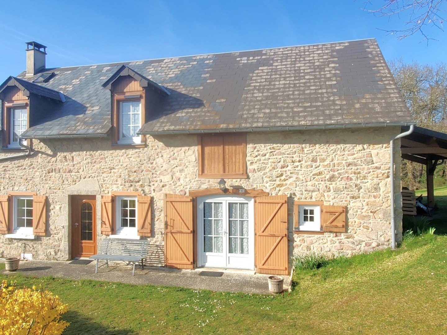 Maison à vendre - 7 pièces - 168m2 - Neuvic (19160)