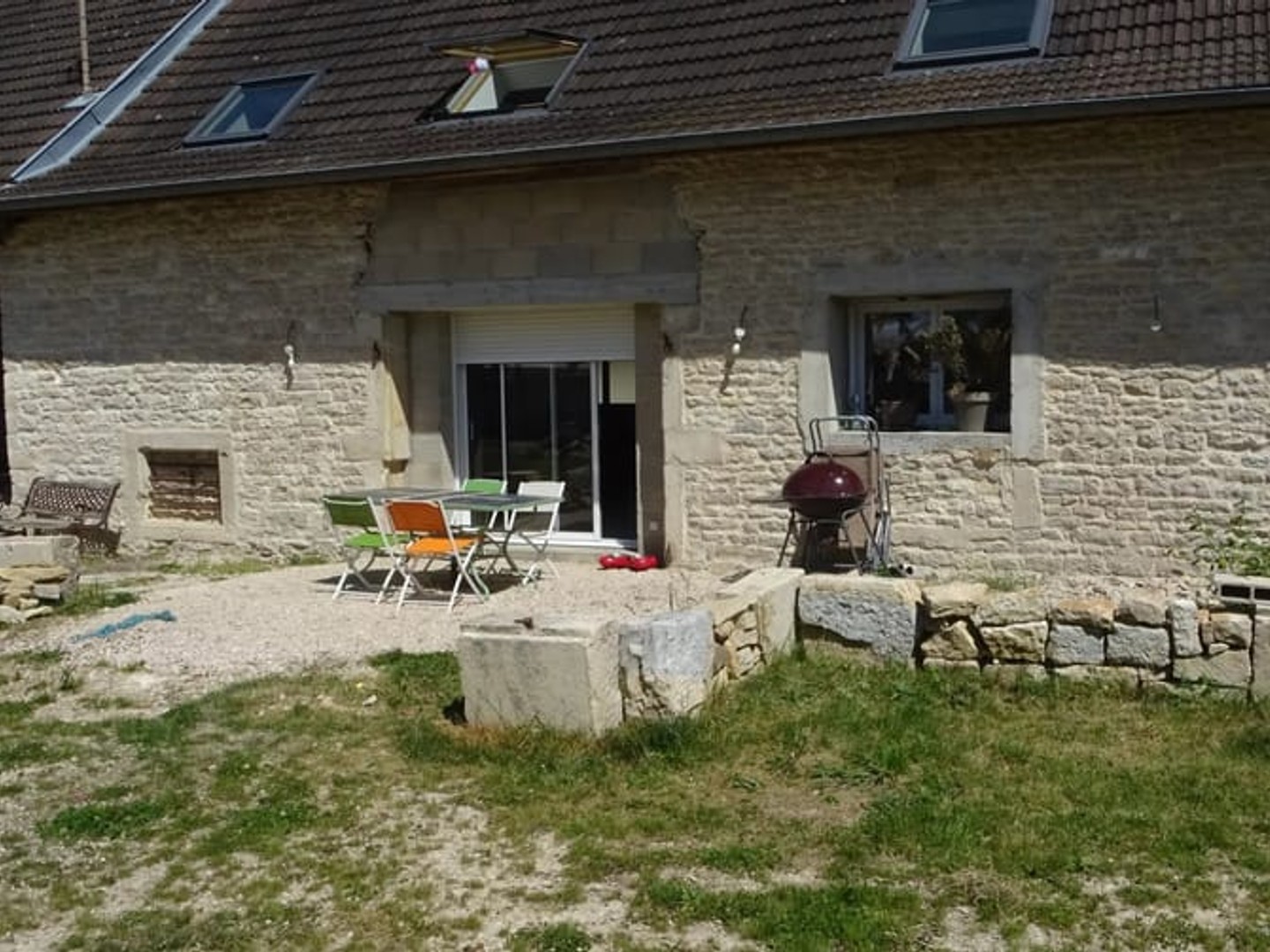 CHEVIGNY ST SAUVEUR PROPRIETE COMPOSEE DE 3 MAISONS