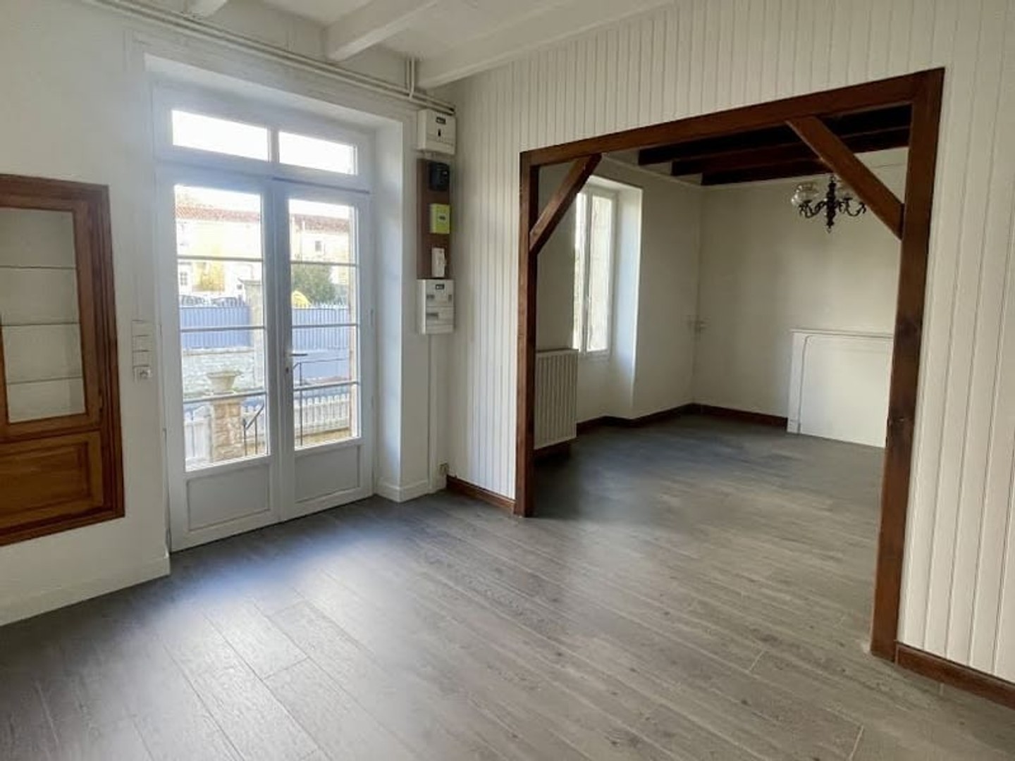Magasin à vendre - 4 pièces - 86m2 - Saint-Georges-De-... (17470)