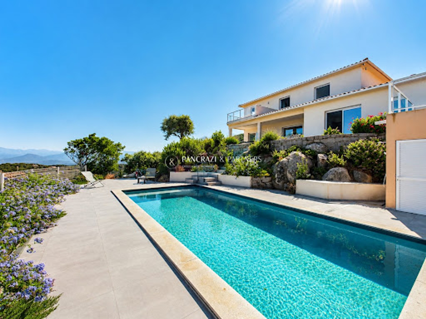 Villa 5 pièces 236 m²