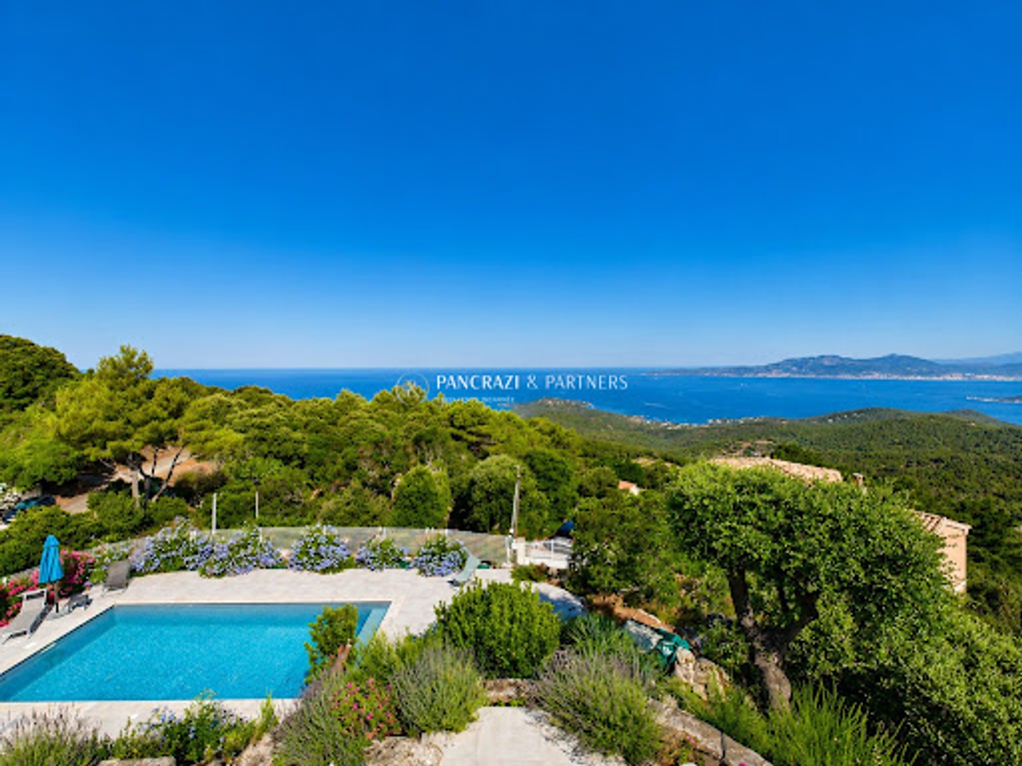 Maison à vendre - 5 pièces - 236m2 - Coti-Chiavari (20138)