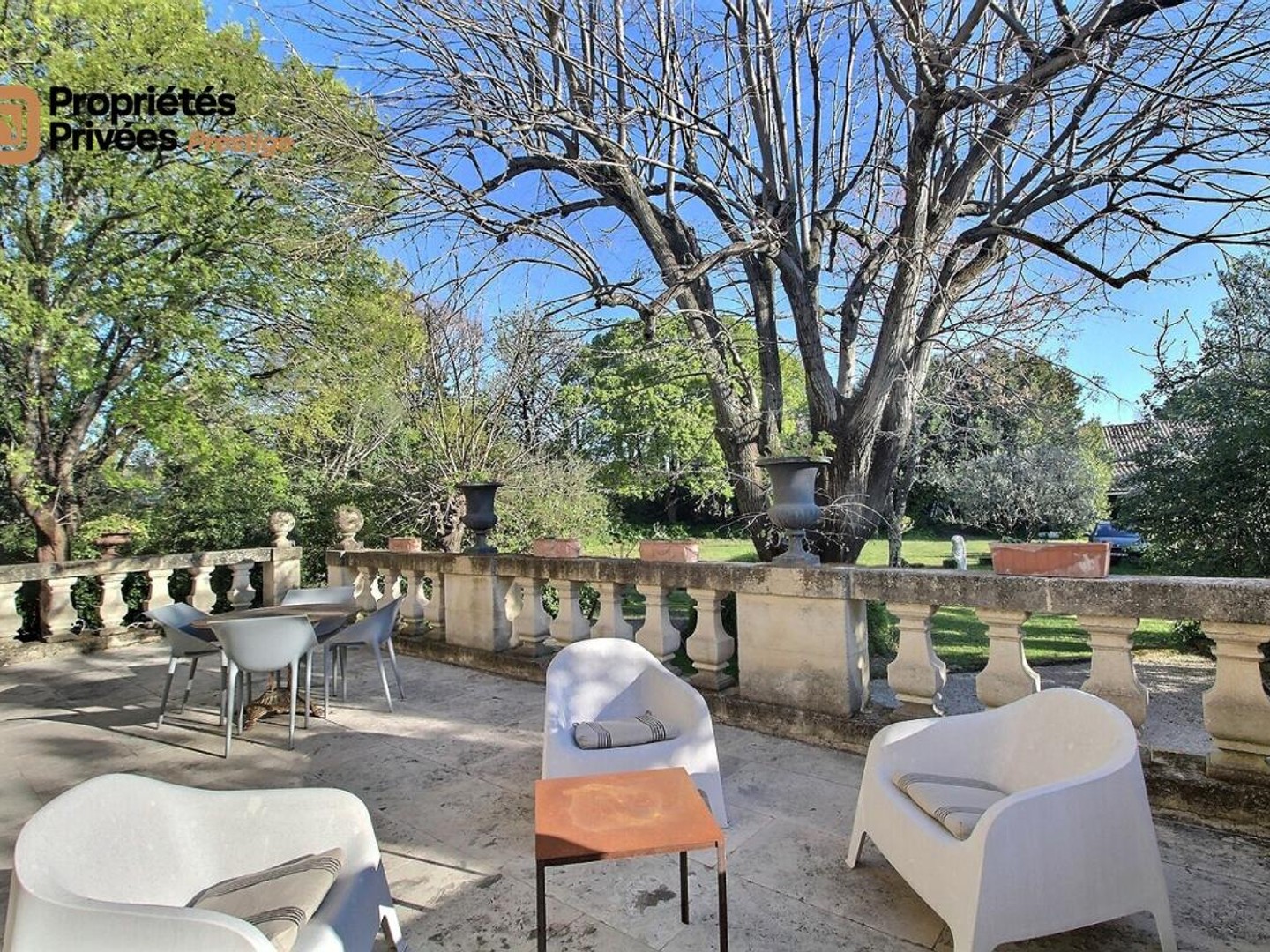 Maison à vendre - 10 pièces - 434m2 - Uzès (30700)