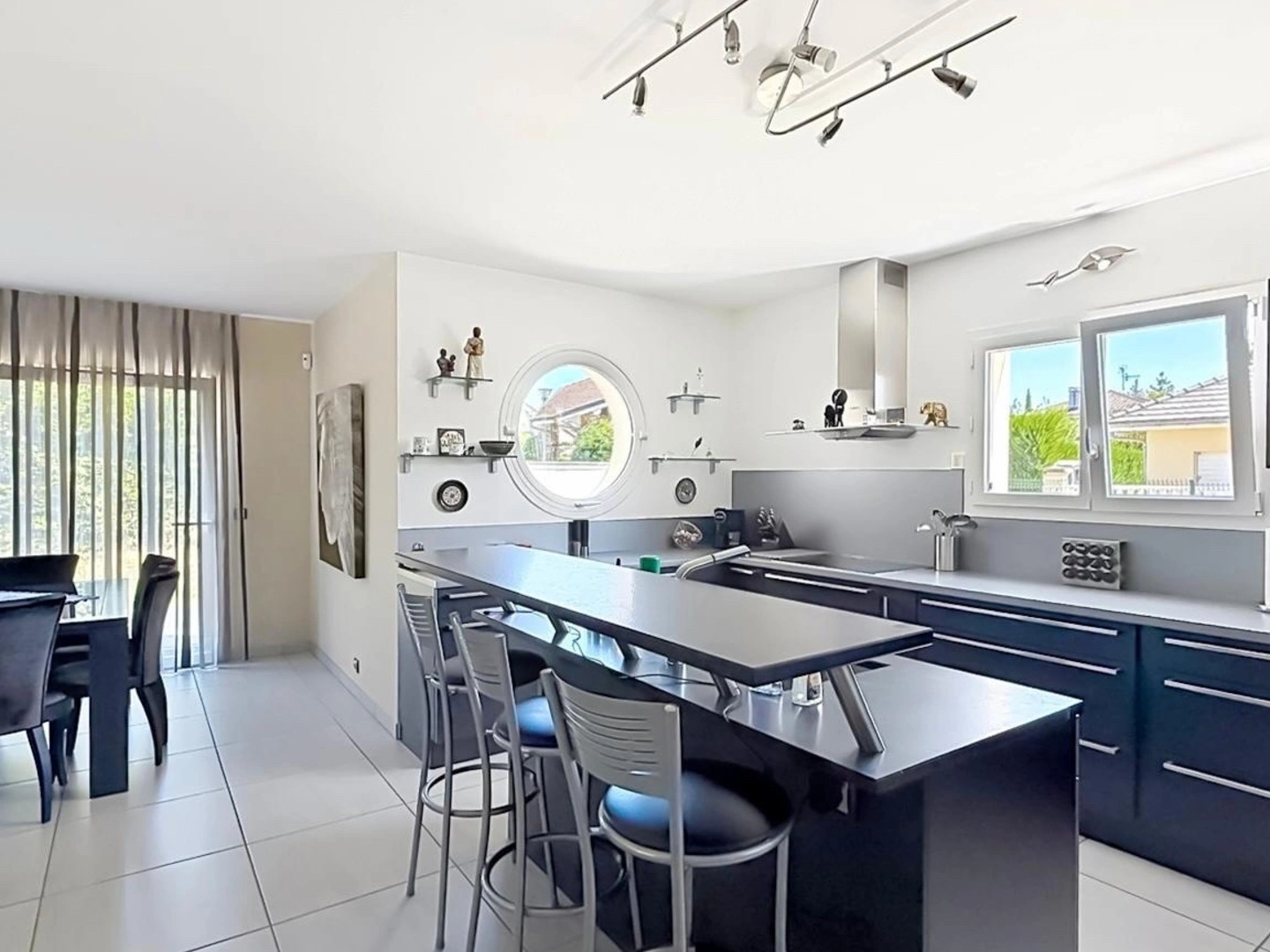 Maison à vendre - 5 pièces - 200m2 - Chens-Sur-Léman (74140)