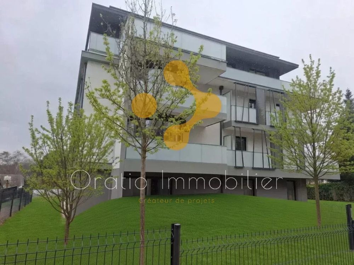 Appartement à vendre - 5 pièces - 135m2 - Divonne-Les-Bains (01220)