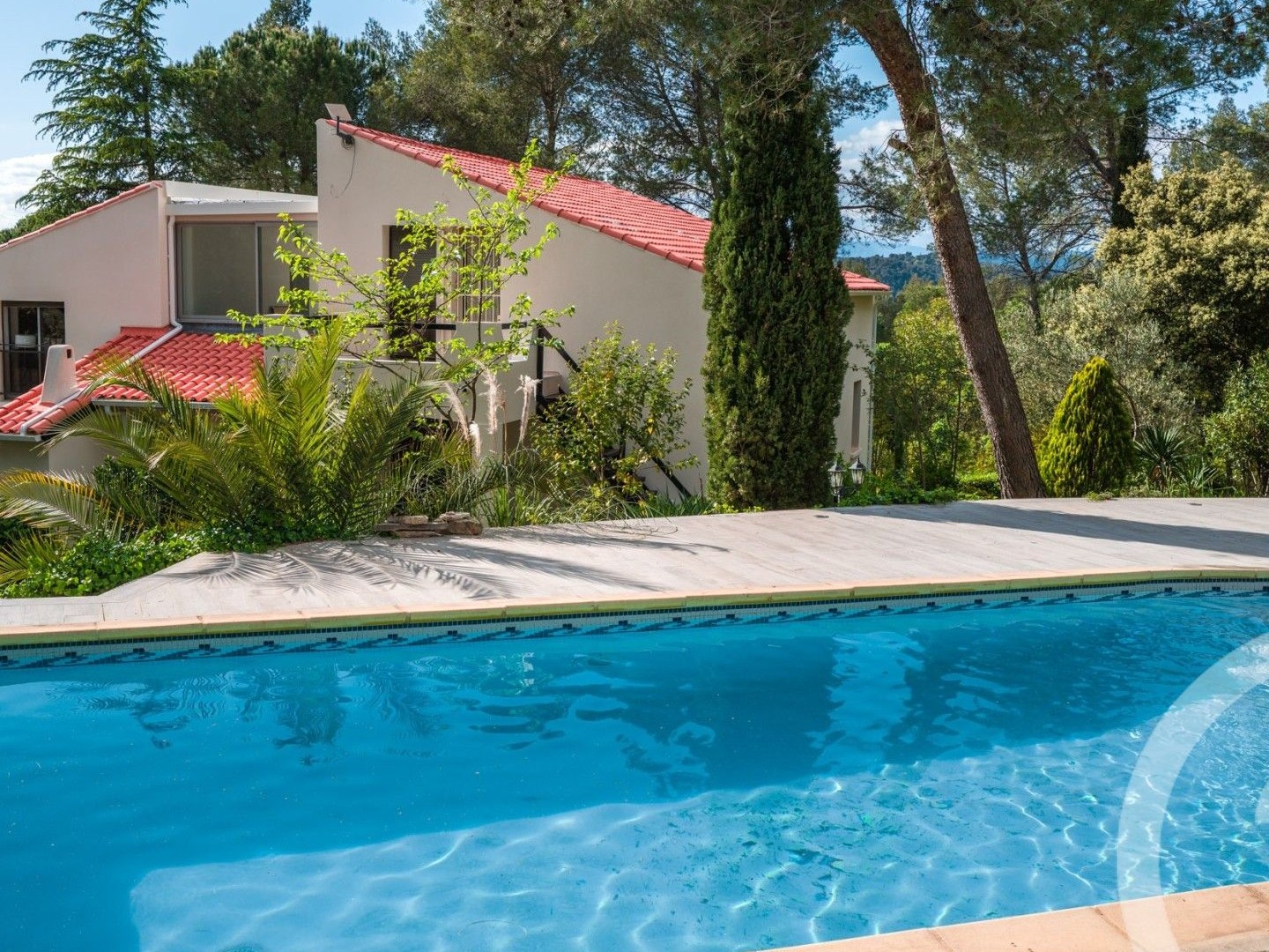 Maison 9 pièces 260 m²
