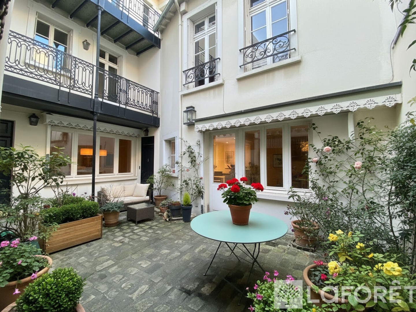 Maison à vendre - 10 pièces - 269m2 - Boulogne-Billancourt (92100)