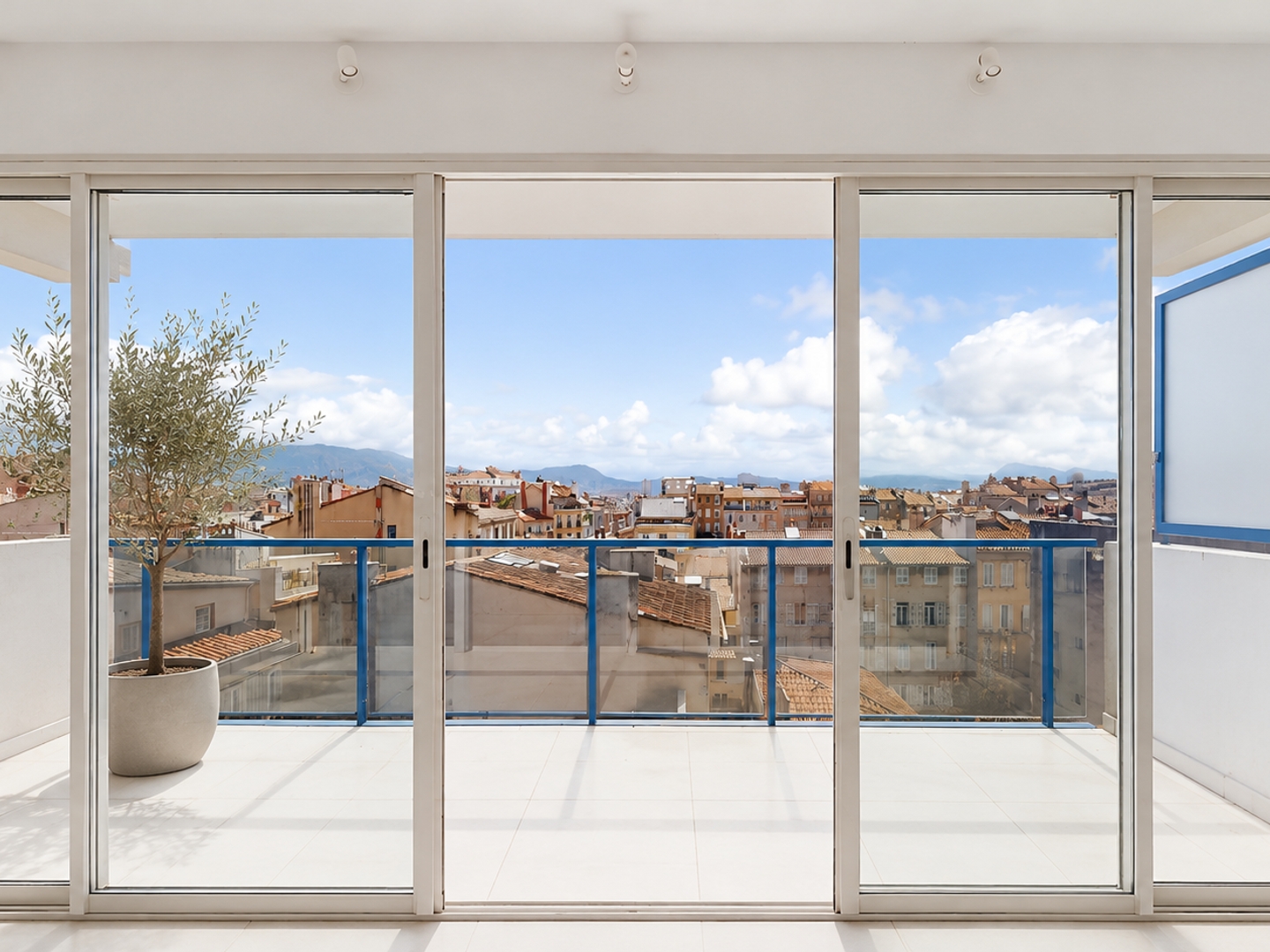 Appartement à vendre - 4 pièces - 80m2 - Marseille 6e (13006)