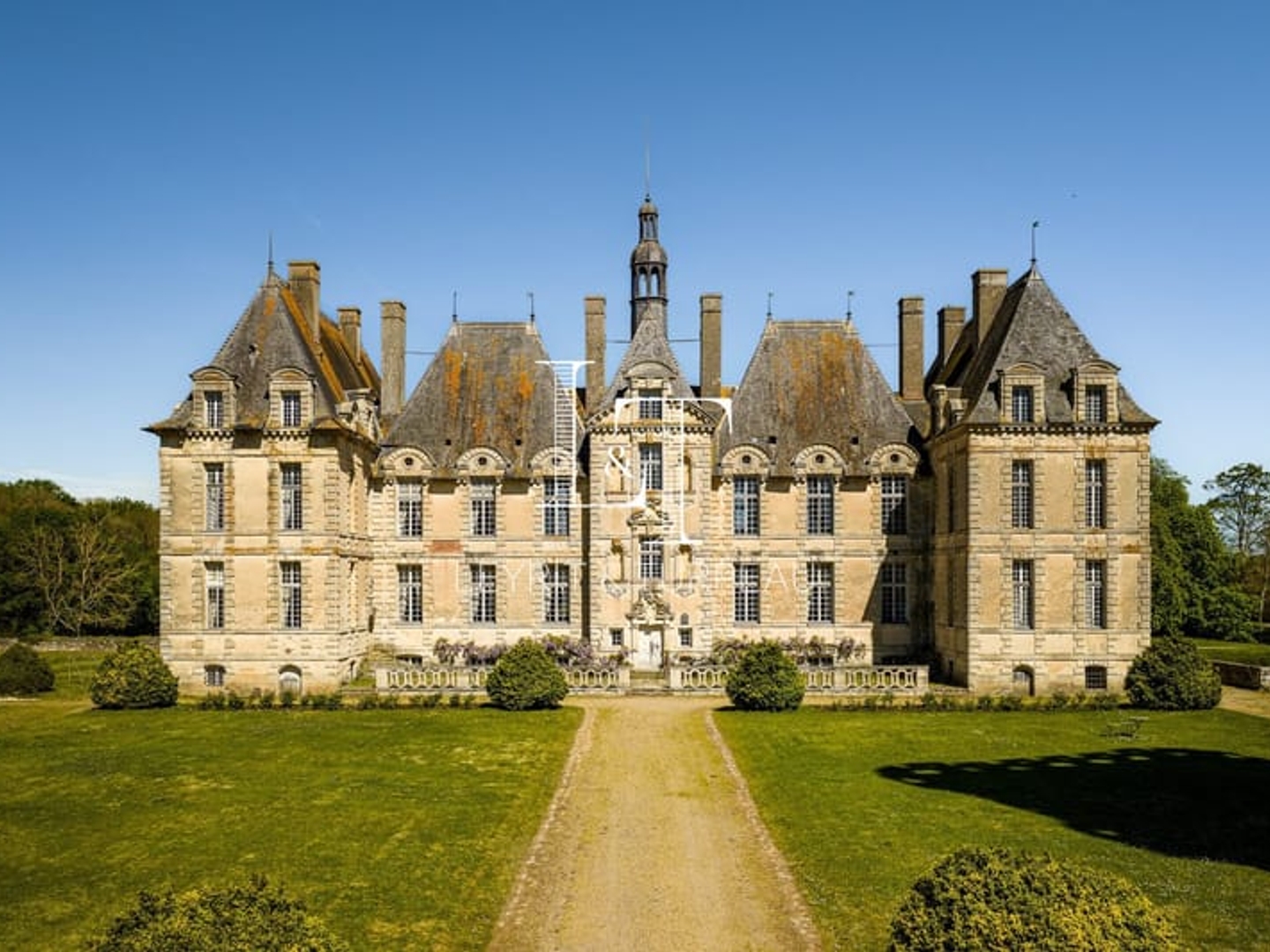 Maison à vendre - 20 pièces - 1500m2 - Niort (79000)