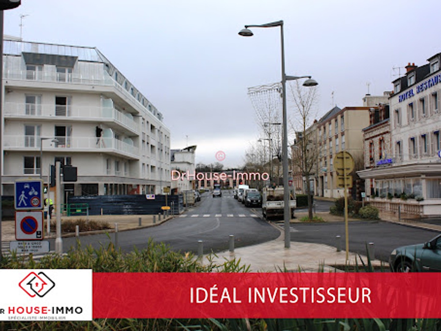 Local commercial 40 pièces 1500 m²