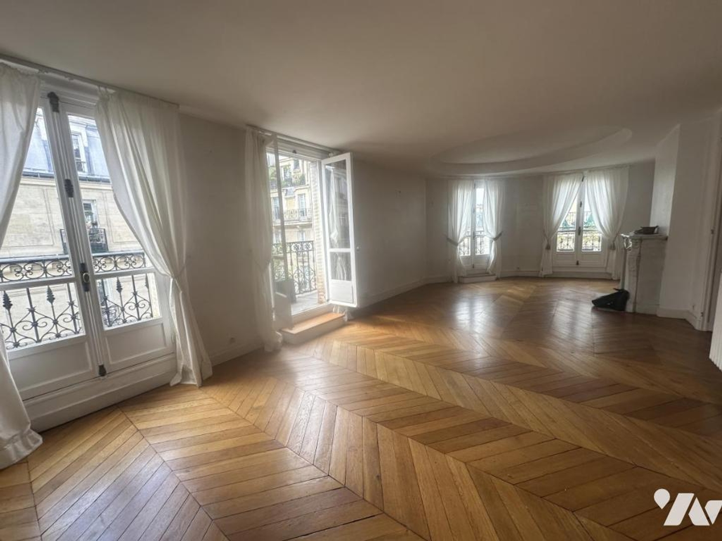 Immeuble à vendre - 765m2 - Paris 15e (75015)
