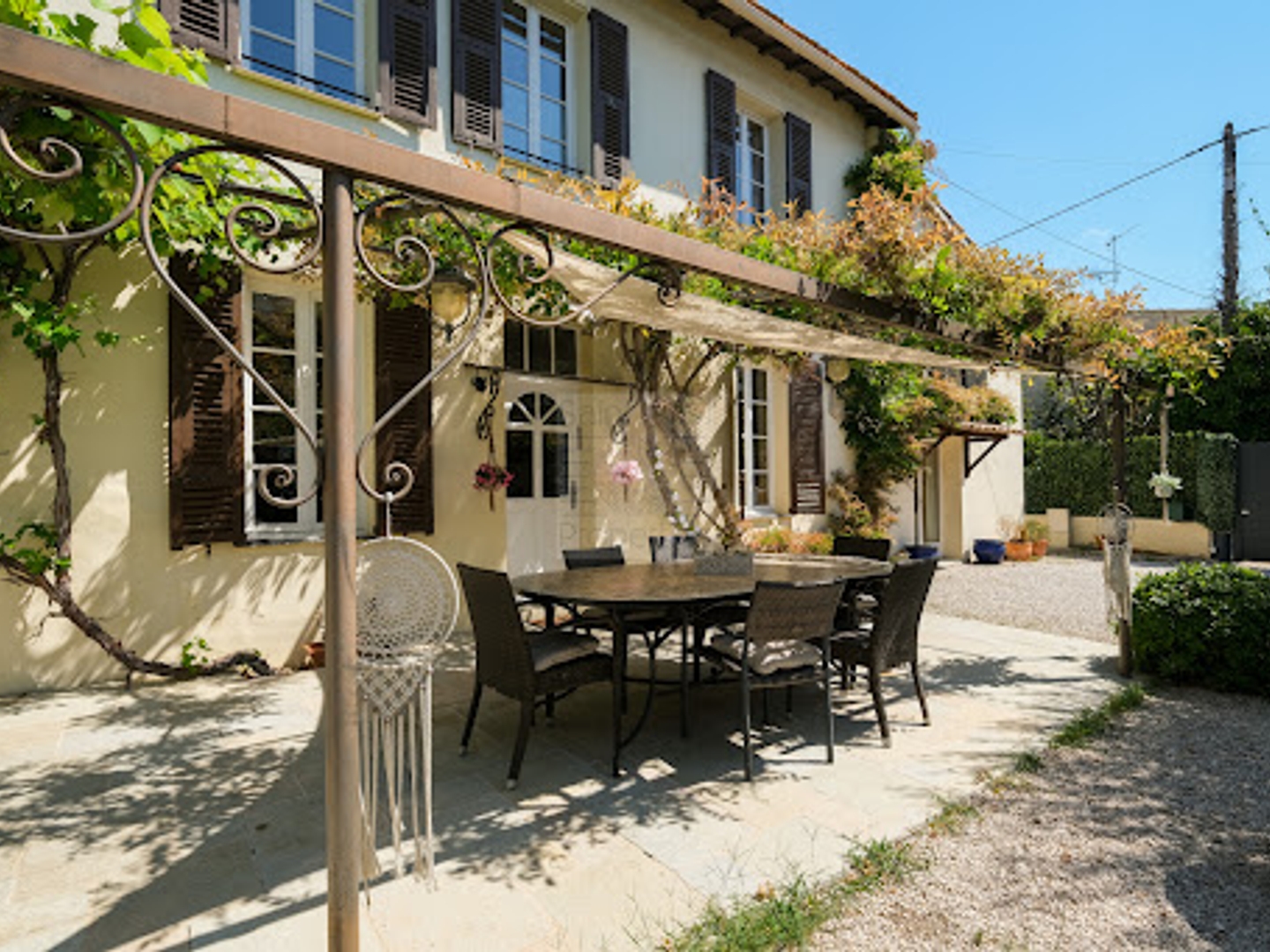 Maison à vendre - 7 pièces - 156m2 - Saint-Laurent-Du-Var (06700)
