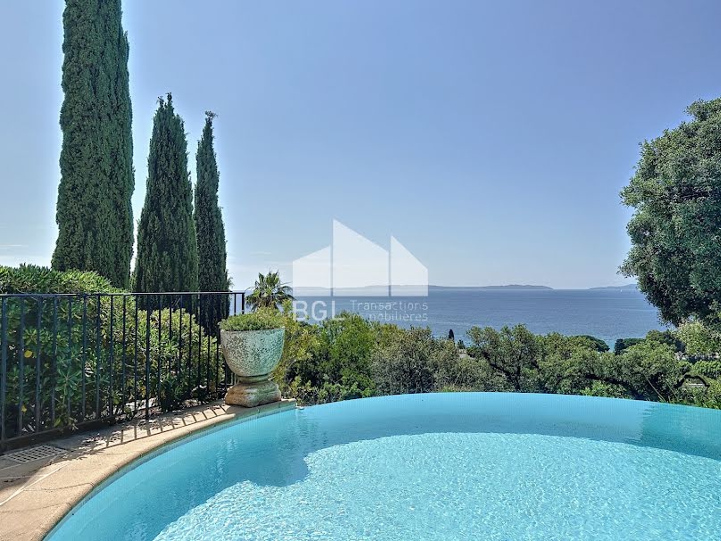 Maison à vendre - 7 pièces - 210m2 - Le Lavandou (83980)