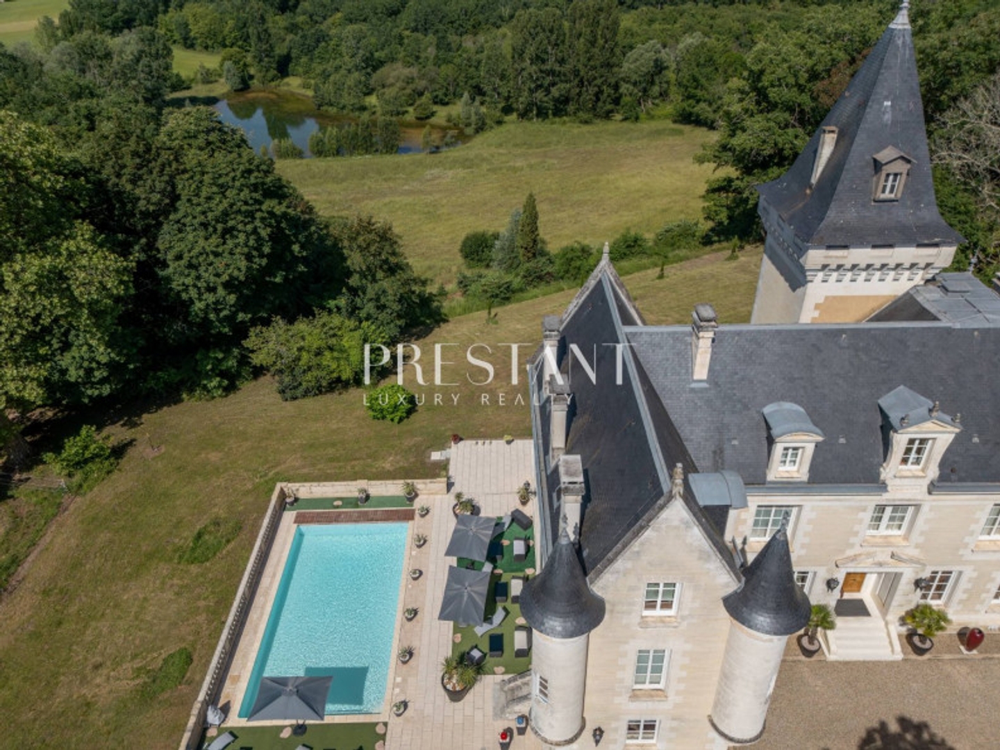 Maison à vendre - 16 pièces - 766m2 - Angoulême (16000)